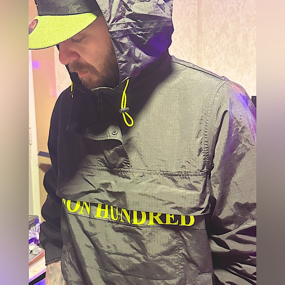 Won Hundred pullover kangaroo hooded windbreaker
